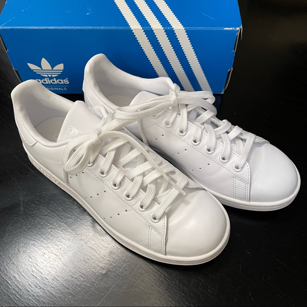 Adidas Stan Smith White Shoes (Men 7/Women 8.5)
